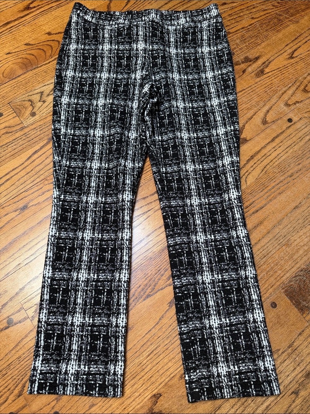 Joseph Ribkoff sz 10 Black white textured pull-on pants slimming minimal checks